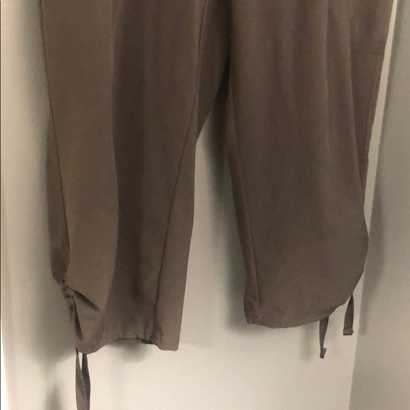 Active wear capris - Picture 2 of 4